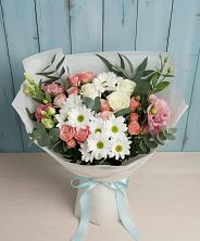 Букет цветов из:  Розы, Лизиантусы и Хризантемы в Вязовое