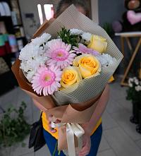 Букет цветов из:  Герберы, Розы и Хризантемы в Вязовое