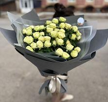 Букет Белые кустовые розы Солинеро в Вязовое