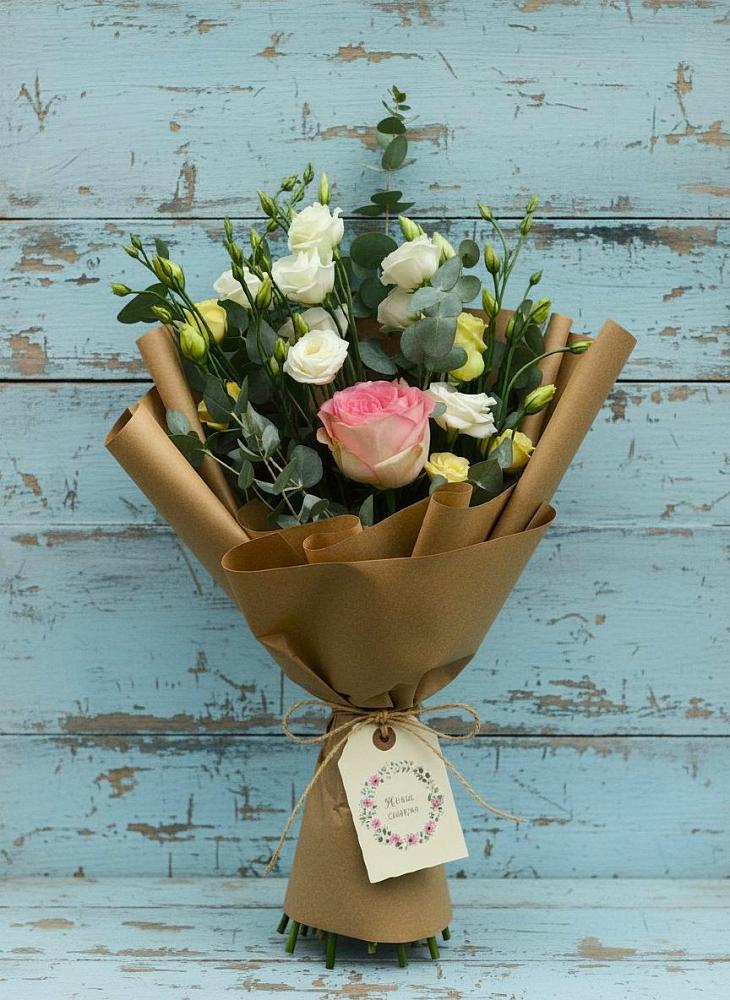 Букет цветов из: Розы и Лизиантусы в Вязовое