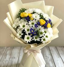 Букет цветов из:  Ирисы, Хризантемы и Розы в Вязовое
