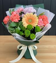 Букет цветов из:  Гвоздики, Розы, Герберы и Хризантемы в Вязовое