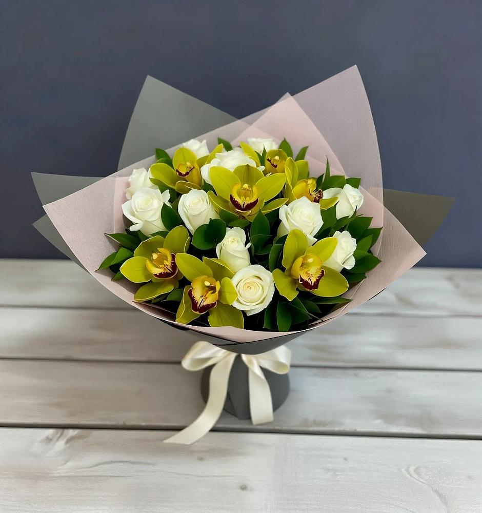 Букет цветов из: Орхидеи и Розы в Вязовое