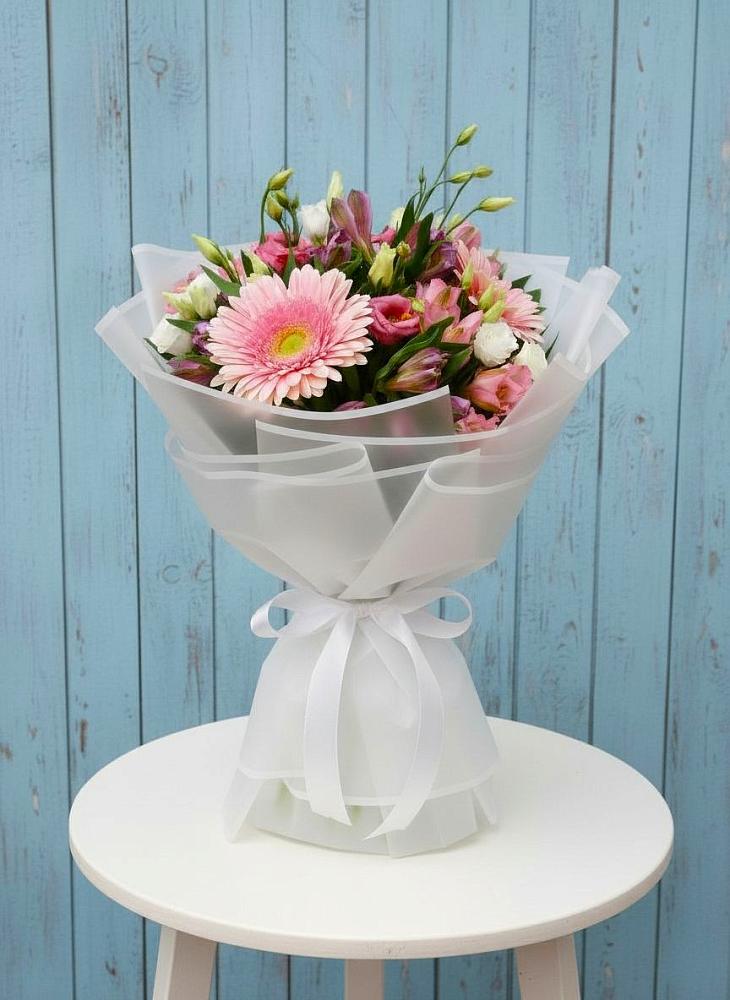 Букет цветов из: Герберы, Альстромерии и Лизиантусы в Вязовое