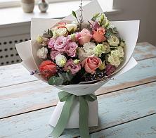 Букет цветов из:  Розы, Лизиантусы и Гвоздики в Вязовое