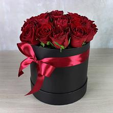Цветочная композиция из Розы в шляпной коробке в Вязовое