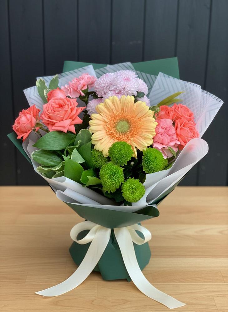 Букет цветов из: Гвоздики, Розы, Герберы и Хризантемы в Вязовое